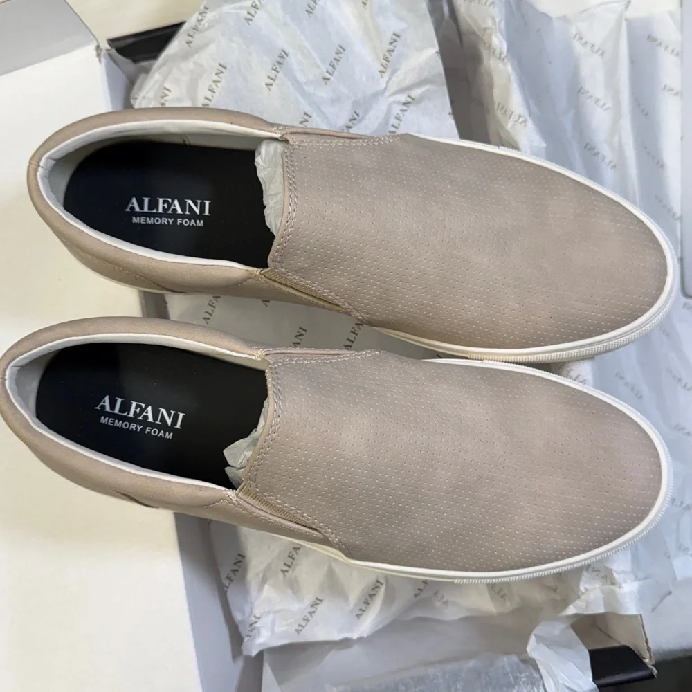 Alfani Men's Thomas Slip-On Sneakers- Off White- Size 8.5